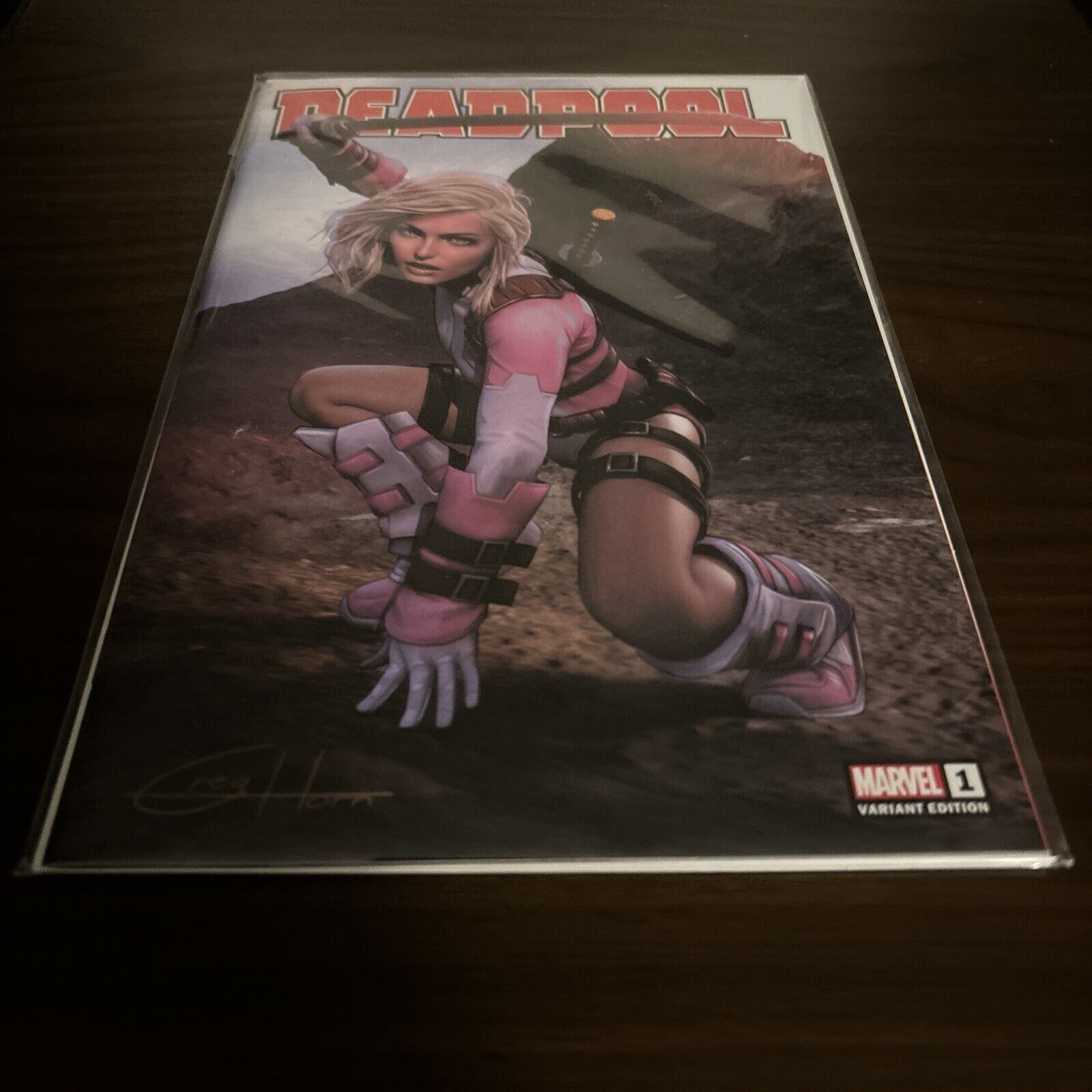 DEADPOOL #1 GREG HORN C2E2 VARIANT LE 1ST DEATH GRIP LE 38/400 - NM