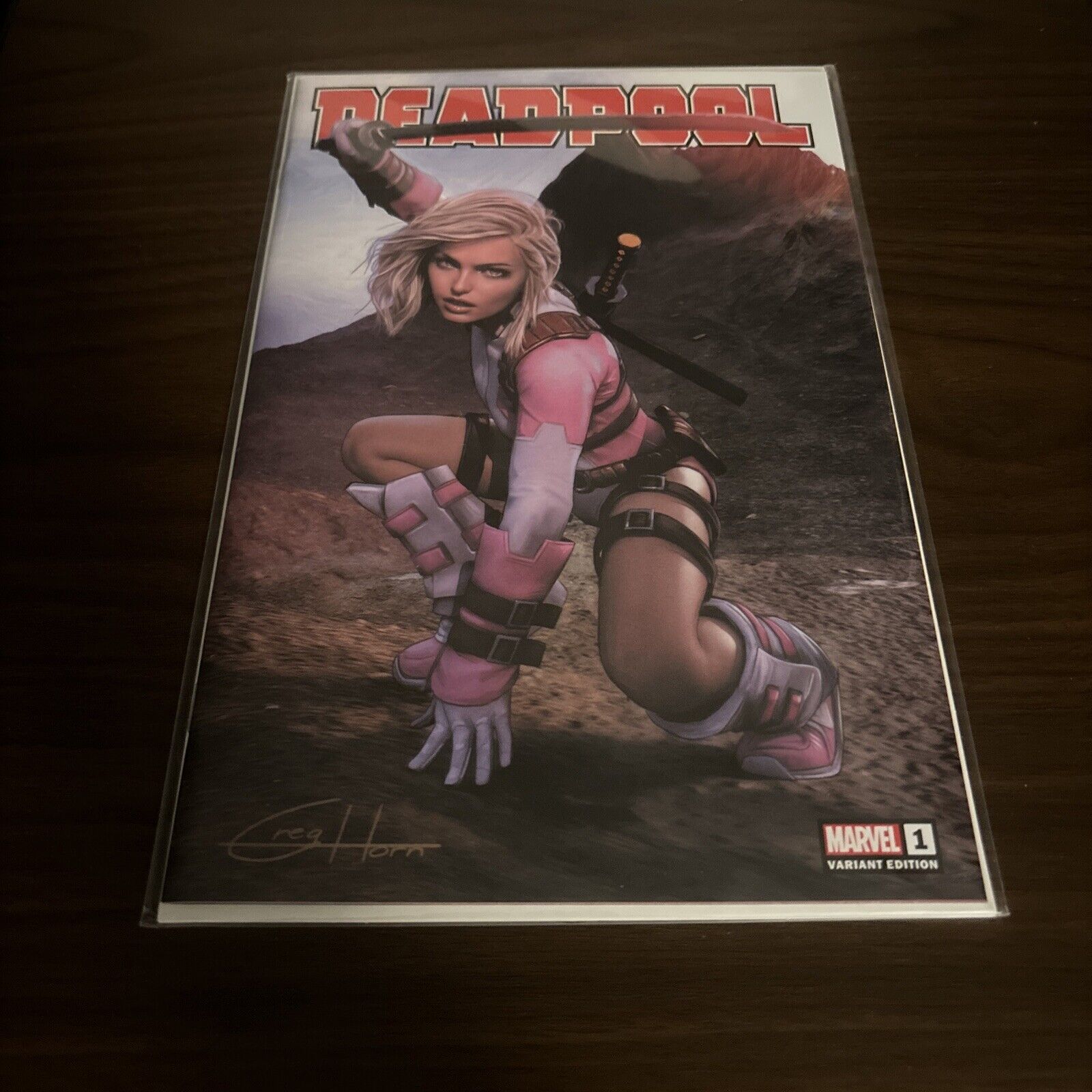 DEADPOOL #1 GREG HORN C2E2 VARIANT LE 1ST DEATH GRIP LE 156/400 - NM
