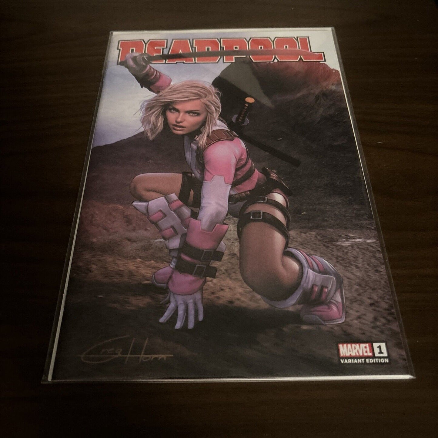 DEADPOOL #1 GREG HORN C2E2 VARIANT LE 1ST DEATH GRIP LE 154/400 - NM