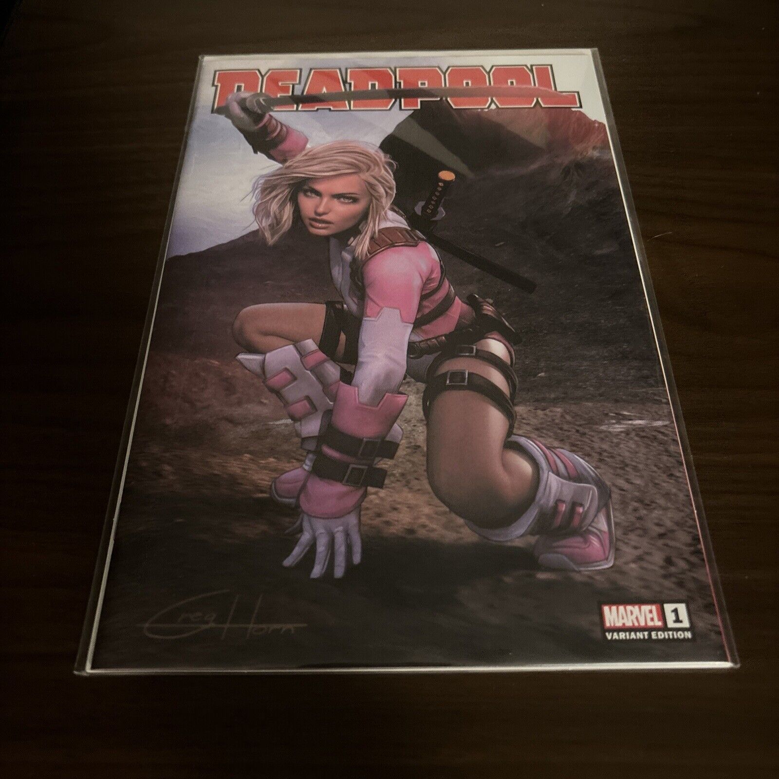 DEADPOOL #1 GREG HORN C2E2 VARIANT LE 1ST DEATH GRIP LE 155/400 - NM