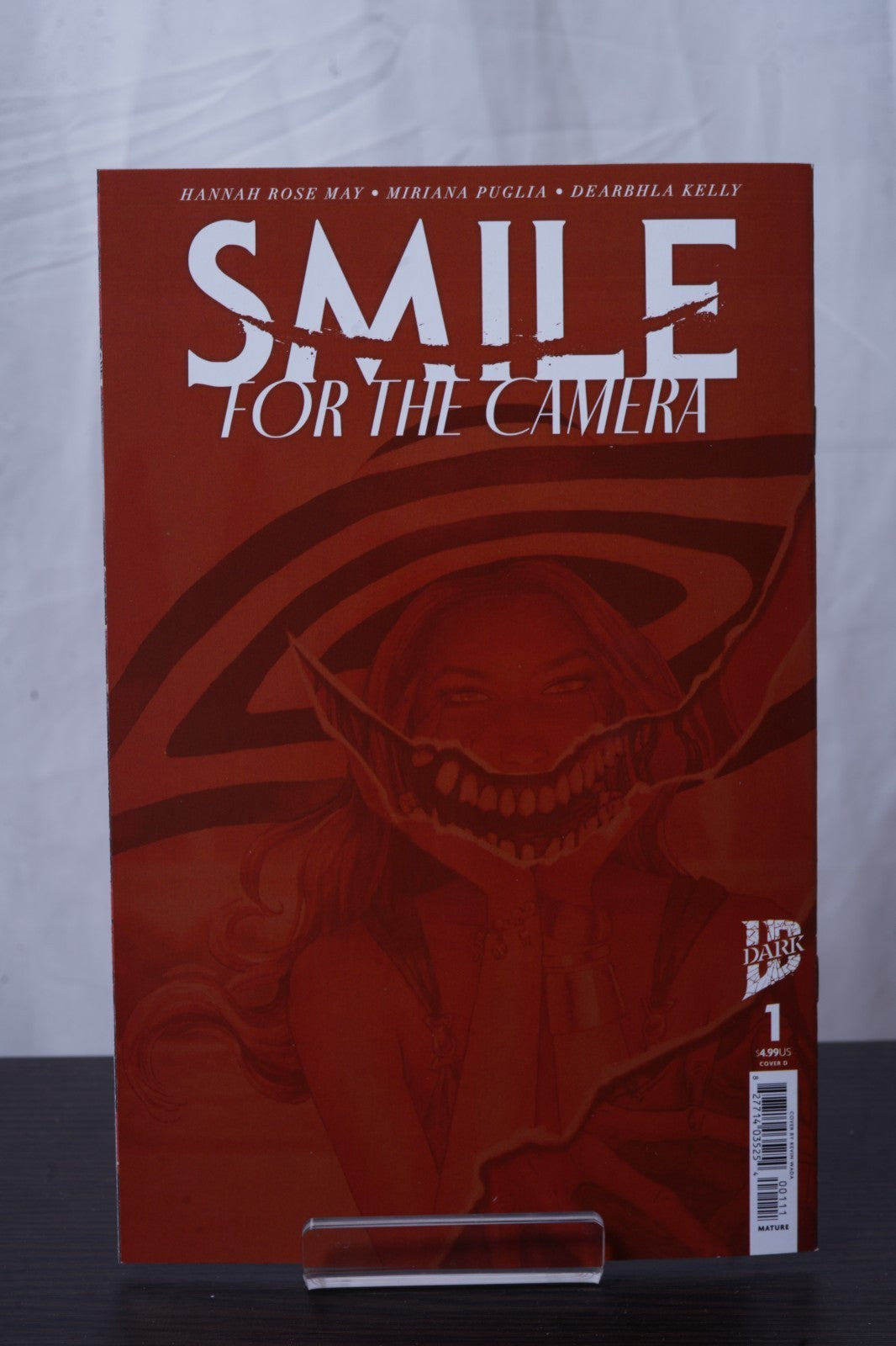 Smile: For the Camera Issue #1 - Kevin Wada - Cover D - Fashion Magazine