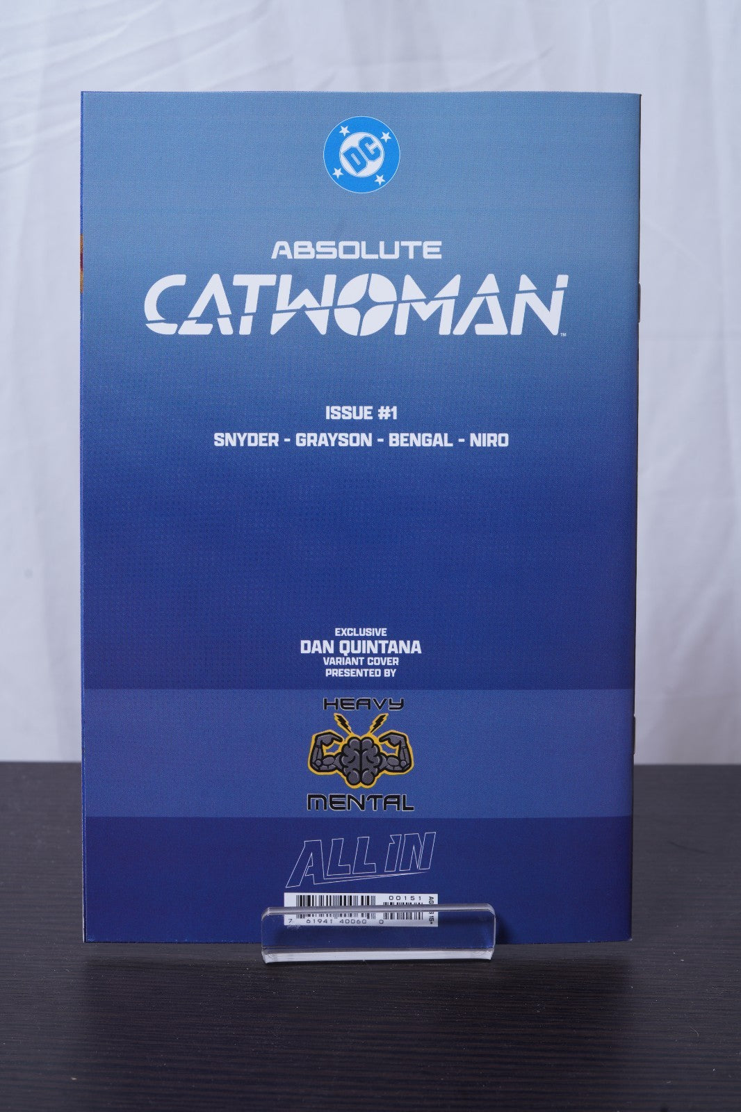 ABSOLUTE CATWOMAN #1 DAN QUINTANA EXCLUSIVE TRADE DRESS & VIRGIN SET
