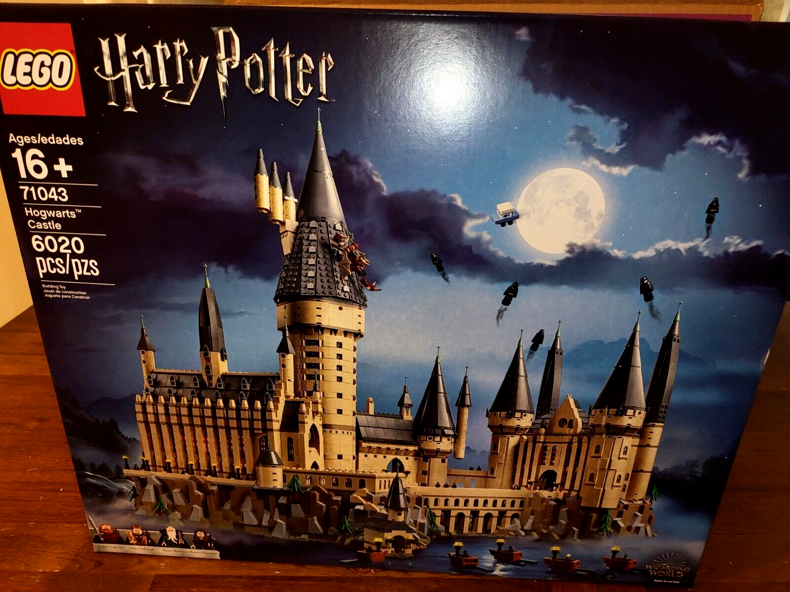 New Sealed LEGO Harry Potter Hogwarts Castle 71043 Building Kit Set 6,020 Pieces