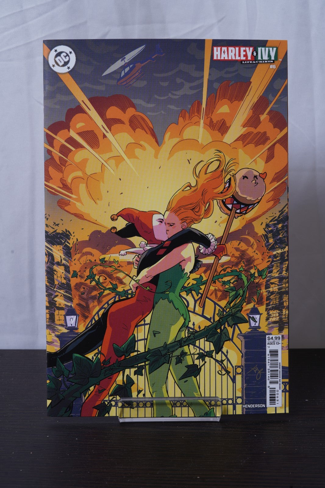 Harley and Ivy: Life and Crimes Issue #6 - Amy Reeder