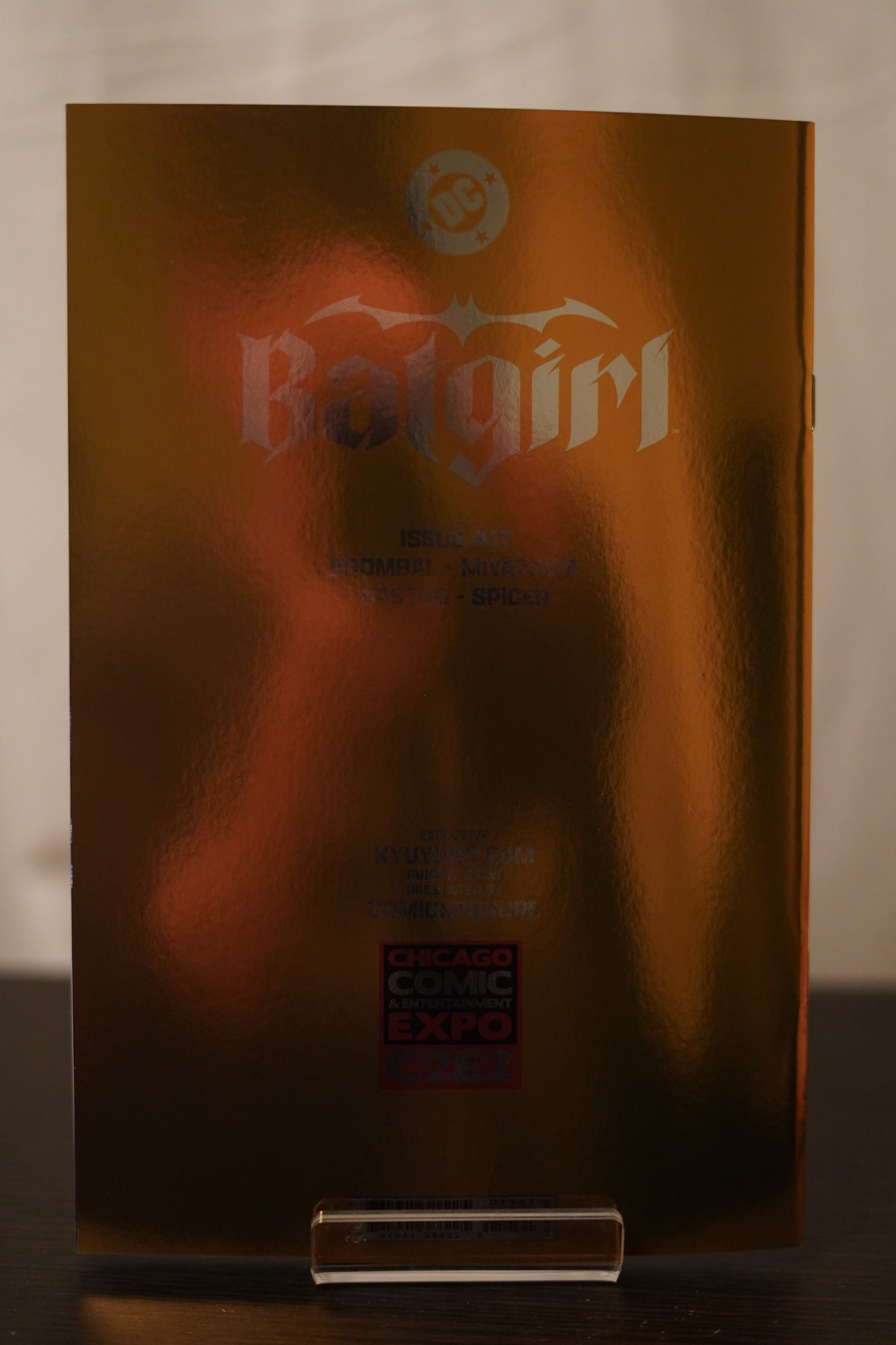 BATGIRL #17 FOIL KYUYONG EOM EXCLUSIVE C2E2
